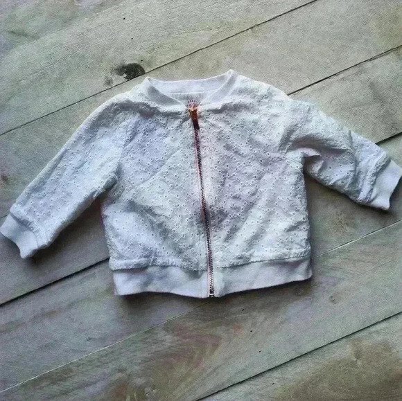 Baby Cat & Jack Girls White Eyelet Jacket Coat White Zip Up Size 6-9 Months - Picture 1 of 4